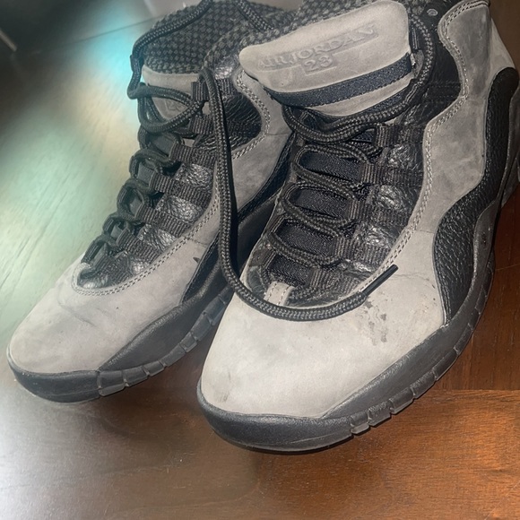 Jordan 10 Retro
Shadow (2018) size 8 good condition no box - Picture 8 of 9